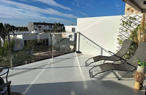 Los Dolses Apartment | Sunny, relaxing Casa Marysol (with seaview)