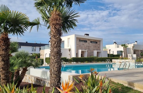 Los Dolses Apartment | Sunny, relaxing Casa Marysol (with seaview)
