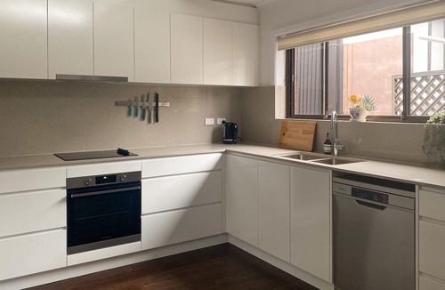 Revesby House | Sunny Retro Modern 3BR Close to Shops