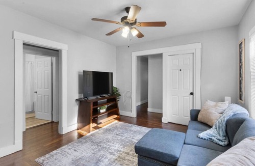 West Rock Apartment | Sunny Room Steps from SCSU