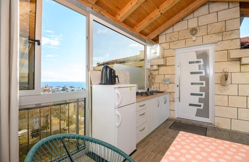 Gornji Kono House | Sunny rooms