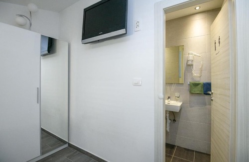 Gornji Kono House | Sunny rooms
