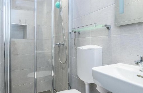 Gornji Kono House | Sunny rooms