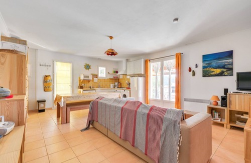 Roquebrun Villa | Sunny Roquebrun Getaway