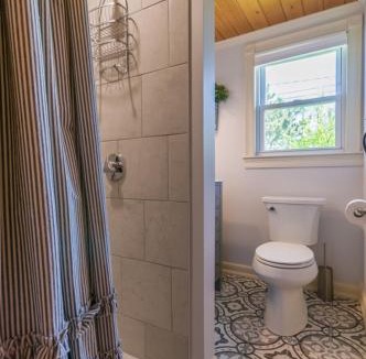 Sagamore Beach House | Sunny Sagamore Getaway—Steps from the Sand
