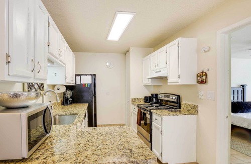 New Territories House | Sunny San Antonio Home w/Backyard + Patio!