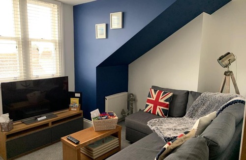 Folkestone Apartment | Sunny Sands, Three Beaches House