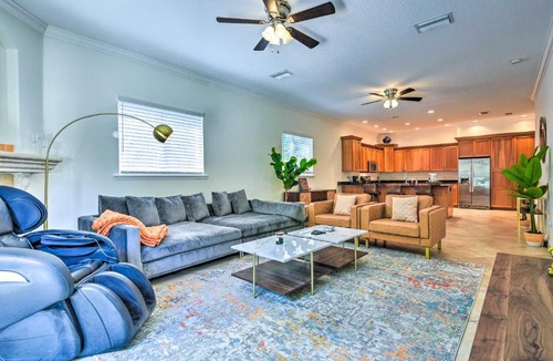 Alta Vista House | Sunny Sarasota Abode w/Yard ~ 1 Mi to Dtwn!