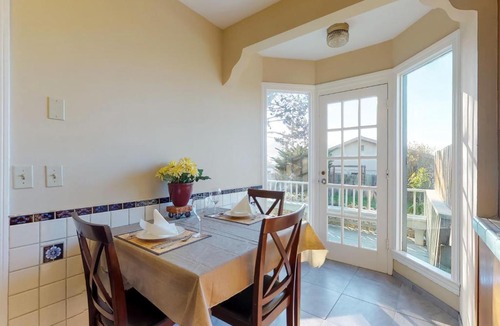 Seaside House | Sunny Seaside