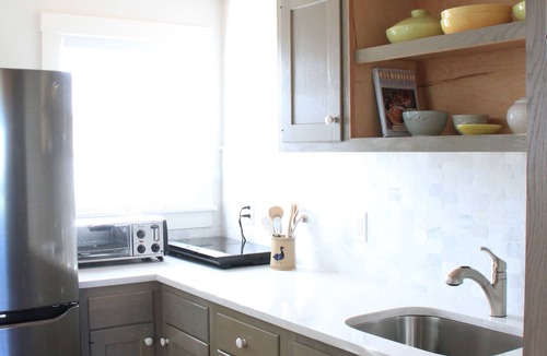 West of Town Apartment | SUNNY second floor 2BD, 2BT