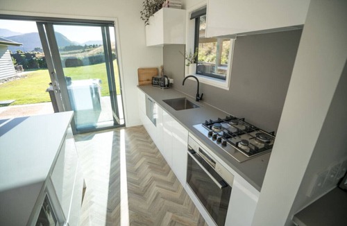 Lake Hayes Condo | Sunny self contained unit in Shotover