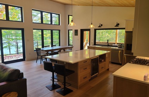 Purdy Cottage | Sunny Shores Lakehouse
