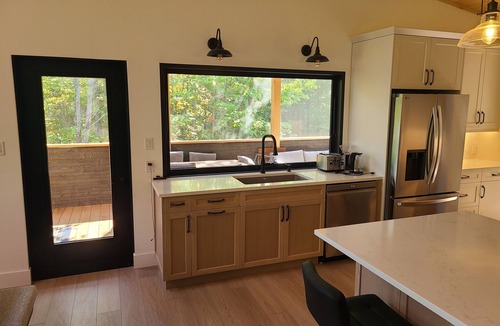 Purdy Cottage | Sunny Shores Lakehouse