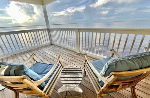 Innerarity Townhomes House | Sunny Side: Awesome Waterfront Unit with 4 Kayaks