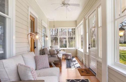 Saugatuck House | Sunny Side Cottage - Hot Tub - Fire Pit- Family Friendly