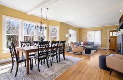 Saugatuck House | Sunny Side Cottage - Hot Tub - Fire Pit- Family Friendly