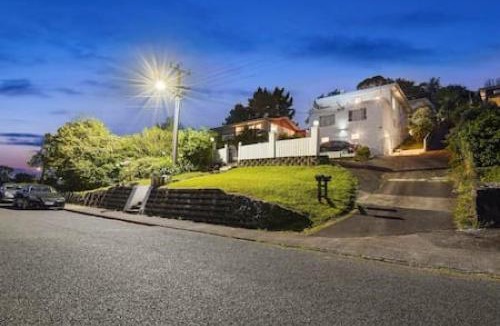 Henderson Apartment | Sunny Side Getaway with views and deck