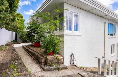 Henderson Apartment | Sunny Side Getaway with views and deck