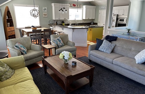 Yaupon Beach House | Sunny Side Up - Beautiful OKI beach home on cul-de-sac. Short walk to beach.