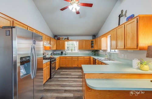 Fayetteville Cottage | Sunny Side Up - Charming 2-bedroom cottage with in Fayetteville