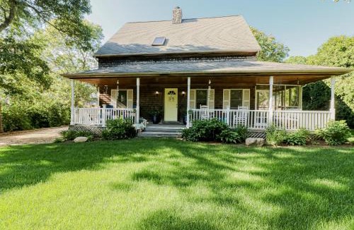 Oak Bluffs House | Sunny Side Up