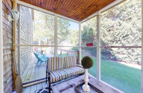 Oak Bluffs House | Sunny Side Up