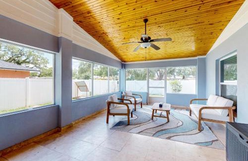 Palmetto House | Sunny Skies