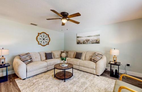 Palmetto House | Sunny Skies