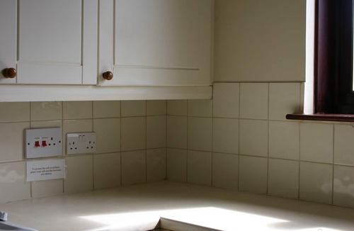 Ayr Apartment | Sunny south facing Riverside home