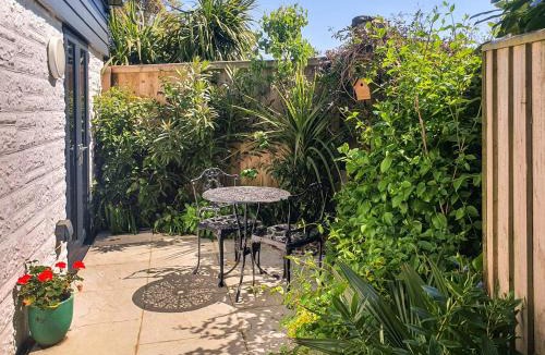 Lake House | Sunny South Lodge