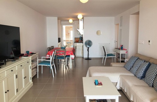 Palavas-les-Flots Apartment | Sunny & spacious 2BR condo on beach 5min to shops