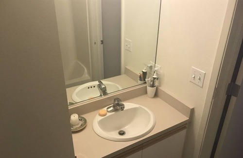 Central Berkeley Condo | Sunny spacious 2 bd/ba condo with vaulted ceilings