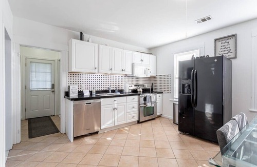 Fairfield Apartment | Sunny & Spacious 2BD, 1BA WFH Apt-Huge Yard & Patio