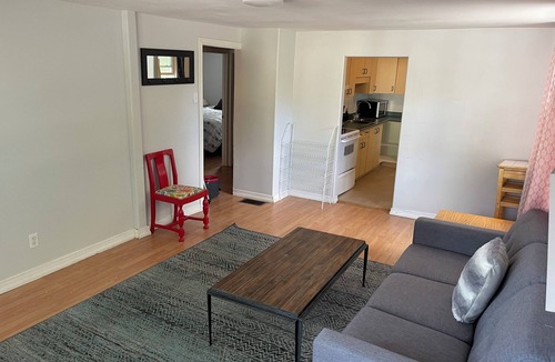 Kingston Apartment | Sunny & Spacious 3 Bedroom Apartment