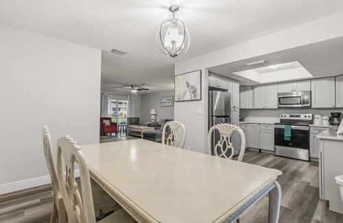 Walsingham House | Sunny Spacious 4BR Villa w Pool Comfort