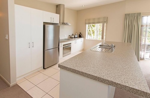 Paihia House | Sunny Spacious Seaview stunner