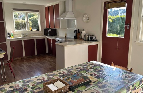 Geraldine House | Sunny spacious well equipped home in Geraldine