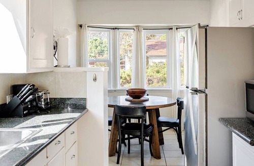 Eagle Rock Apartment | Sunny & Specious 1BR – Central Eagle Rock