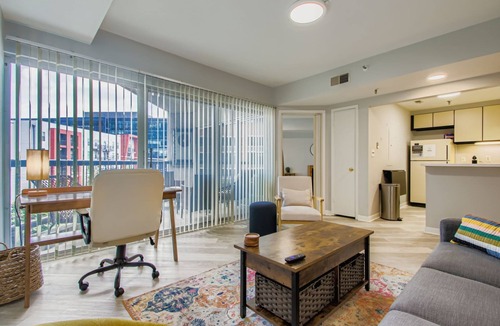 Edgehill Condo | Sunny & Spotless Nashville Condo 30 Days or More
