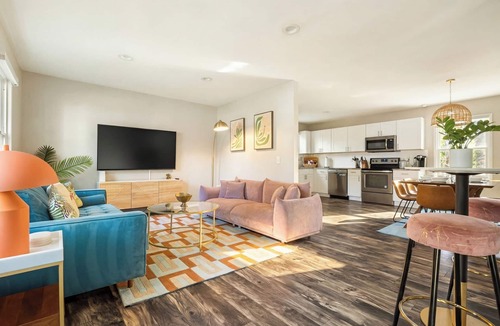 Southeast Raleigh House | Sunny Spring Escape – Downtown 9 Min – Pool Tab – Relax N Raleigh