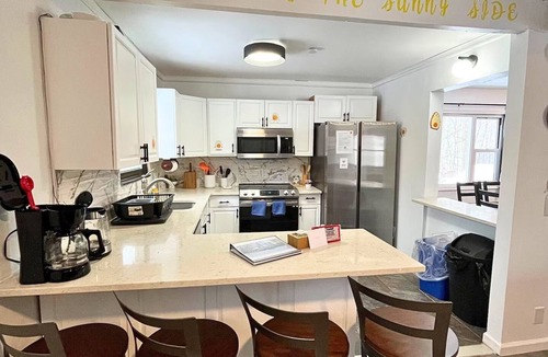 Tobyhanna House | Sunny Spring Escape, perfect for Groups, Families, Couples in charming Poconos