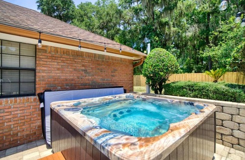Southside House | ~Sunny Spring Pad Sleeps 12 Spa & Beaches~