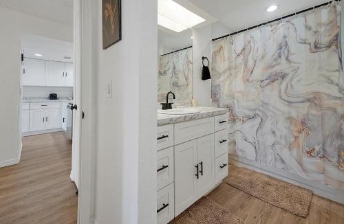 Oak Ridge Apartment | Sunny Stays