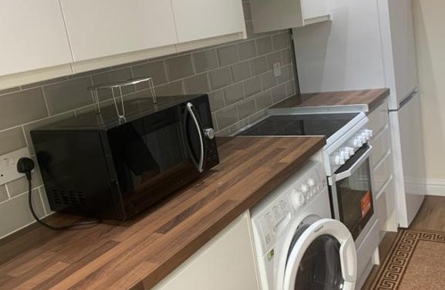 Belvedere House | Sunny Studio with en-suite