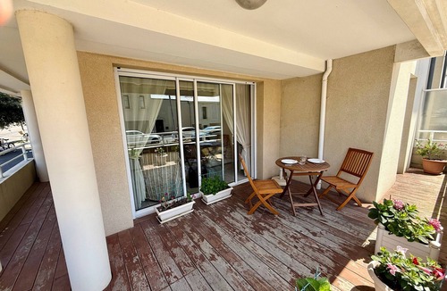 Les Sables d'Olonne Apartment | Sunny T3 Apartment with Terrace & Garage, 300m from Beach