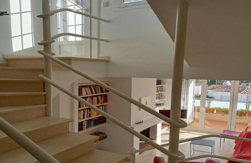 L'Escala House | Sunny Terrace Near Beach