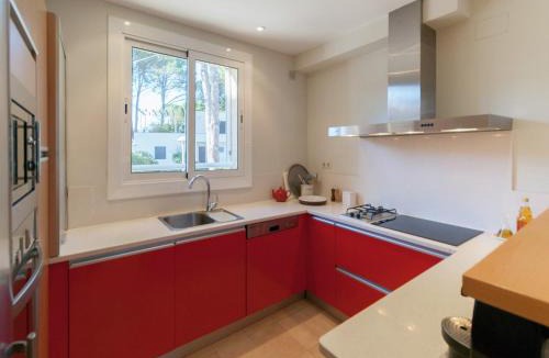 L'Escala House | Sunny Terrace Near Beach