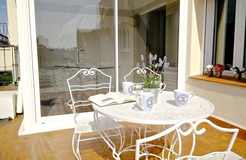 Sarria Apartment | Sunny terrace penthouse by Camp Nou Free Nespresso