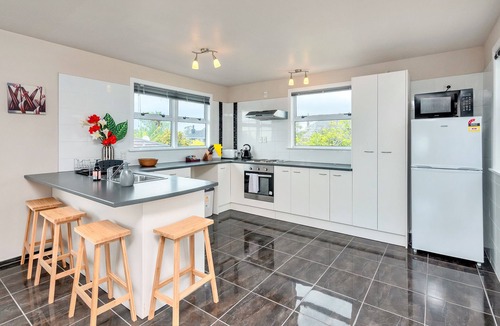 Pakuranga Heights House | Sunny Three Bedroom Delight Upper Level