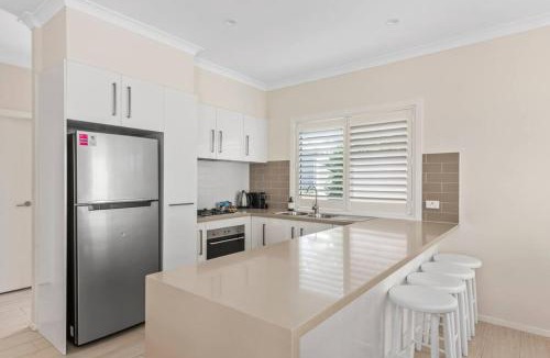 Huskisson Villa | Sunny Townhouse